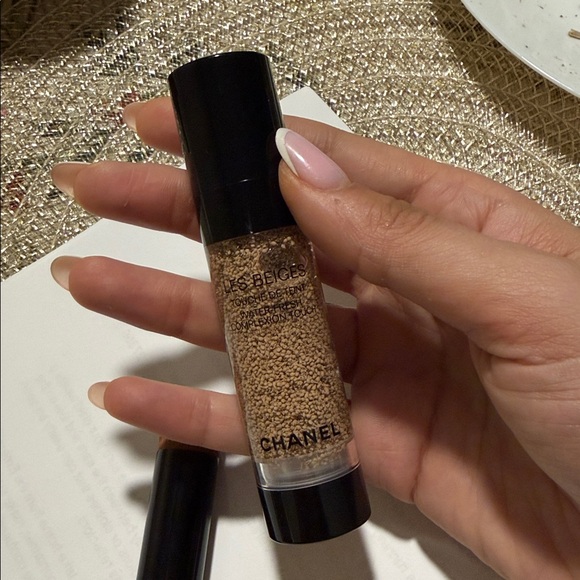 CHANEL Les Beiges Foundation - b20 - Picture 1 of 6